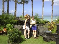 2001 06 A10 DARLA-BETTY IN HAWAII : Darla Hagberg,Betty Hagberg