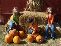 2010105099 Pumpkin Farm - Wapalo IA : Alexander Jones,Angela Jones,Isabella Jones