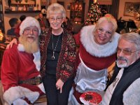 2016123077 Christmas Eve at the Hagbergs - Moline IL