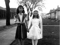 1949051008 Mary Ann & Jeanne DeClerck