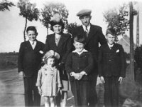 1940 05 01 Blanche DeClerck Maechelbergh Family - See Name L