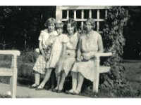 1929071001Ba 4x6  Mary Peterson Chapman-Lorraine Jamieson-Jeanette Nelson-Emma Peterson Jamieson - Lake Bracken Club Galesburg IL