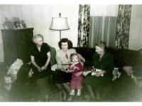 1951121003a Elaine-Emma-Marilyn-Bob Jamieson-Mary Chapman