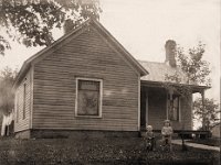 1909081004  Frank & Daisy McLaughlin Home  - Muriel & Harold - Randal or now East Galesburg  IL
