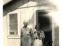 1937081001 Nellie Maria McLaughlin with grand-daughter - Chowchilla CA - Aug 30 1937