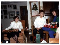 1988121027 Lorraine McLaughlin - Betty & Darla Hagberg  - East Moline IL