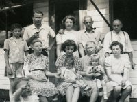 1944091004A Marilyn-Don-Ms Geest-Lenny-Lyda-Marian-Nancy-Emma-Kay-Lorraine-Betty -Nelson Family Outting