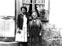 1959 05 01 Helen Rpbaeys & Estella Vermuelen