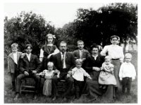 1908075001 Viktor Thornbloom Family - Moline IL 8 x10