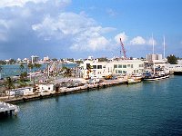 1988031029B Darrel-Betty-Darla Hagberg - Bahama Cruise Vacation