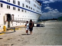 1988031101 Darrel-Betty-Darla Hagberg - Bahama Cruise Vacation : Betty Hagberg