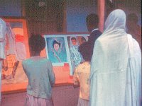 1966051195 Students-Art show for Liberation Day Huile-Marion-Mamo