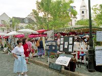 1992081057B Darrel-Betty-Darla Hagberg - France Vacation