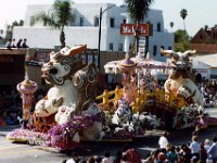 1984011068 Darrel-Betty-Darla Hagberg - Rose Bowl Parade CA