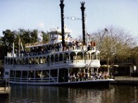 1984011109 Darrel-Betty-Darla Hagberg - Disneyland CA