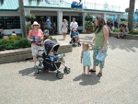 2008078121  Betty-Darrel Hagberg Darla-Angela-Isabella-Alexander Jone Sea World