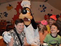 2013031642 Angela-Bella-Alex-Darla-Jones Betty-Darrel Hagberg Chef Mickeys Buena Vista FL - Mar 19