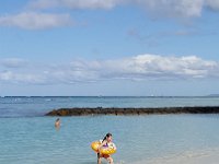 2017061490 Swimming on Waikiki Beach - Honolulu - Hawaii - Jun 05