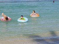 2017061497 Swimming on Waikiki Beach - Honolulu - Hawaii - Jun 05